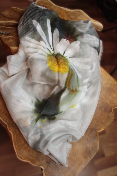 Tuch aus Modal/Leinen mit Margarite, 90 x 200 cm