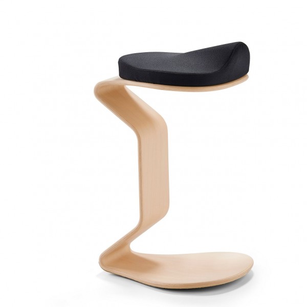 Erolino Hocker big in Buche mit ergonomischem Sitzpolster in Schwarz von Nest Nature